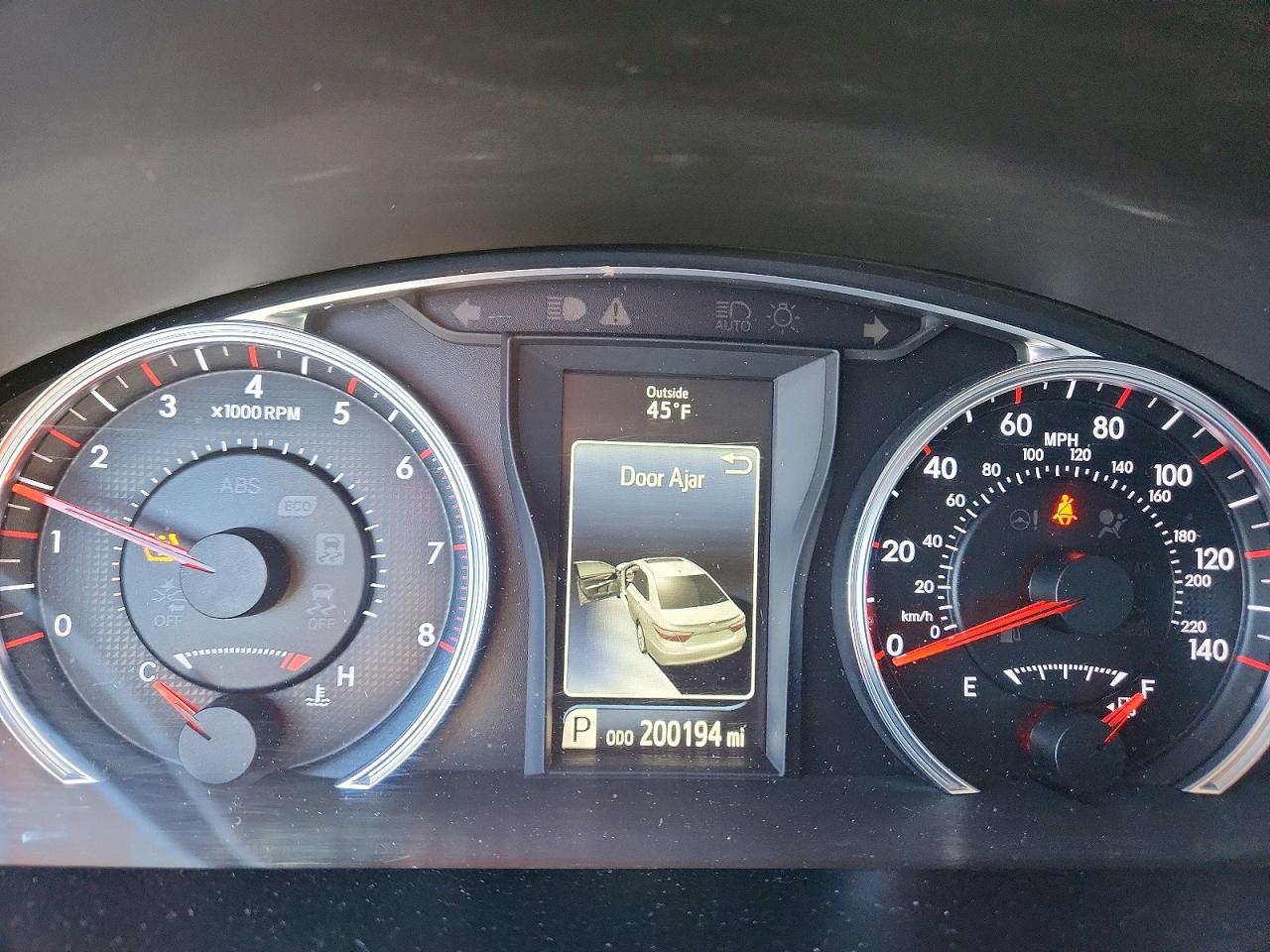 2016 TOYOTA CAMRY LE photo 25