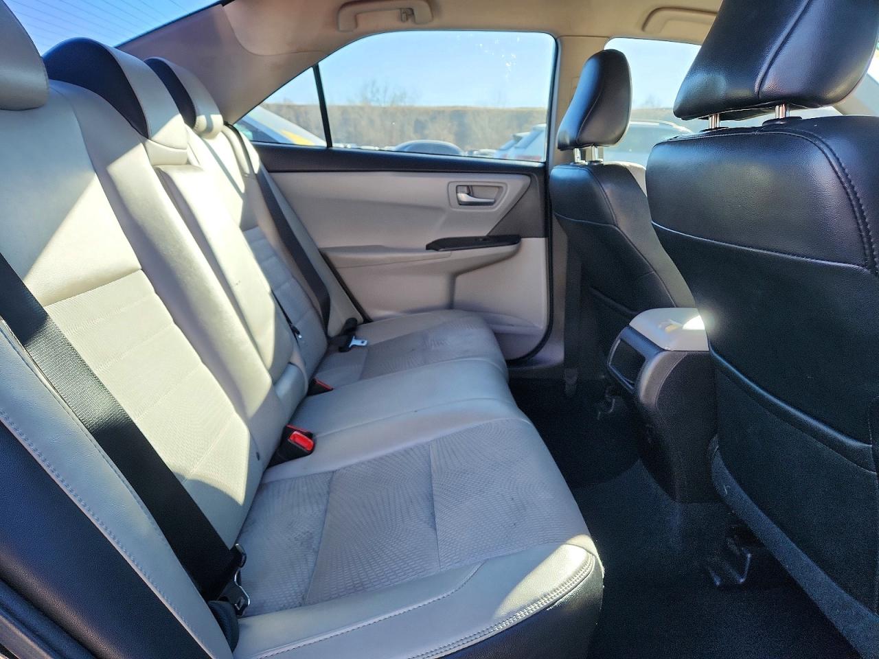 2016 TOYOTA CAMRY LE photo 28