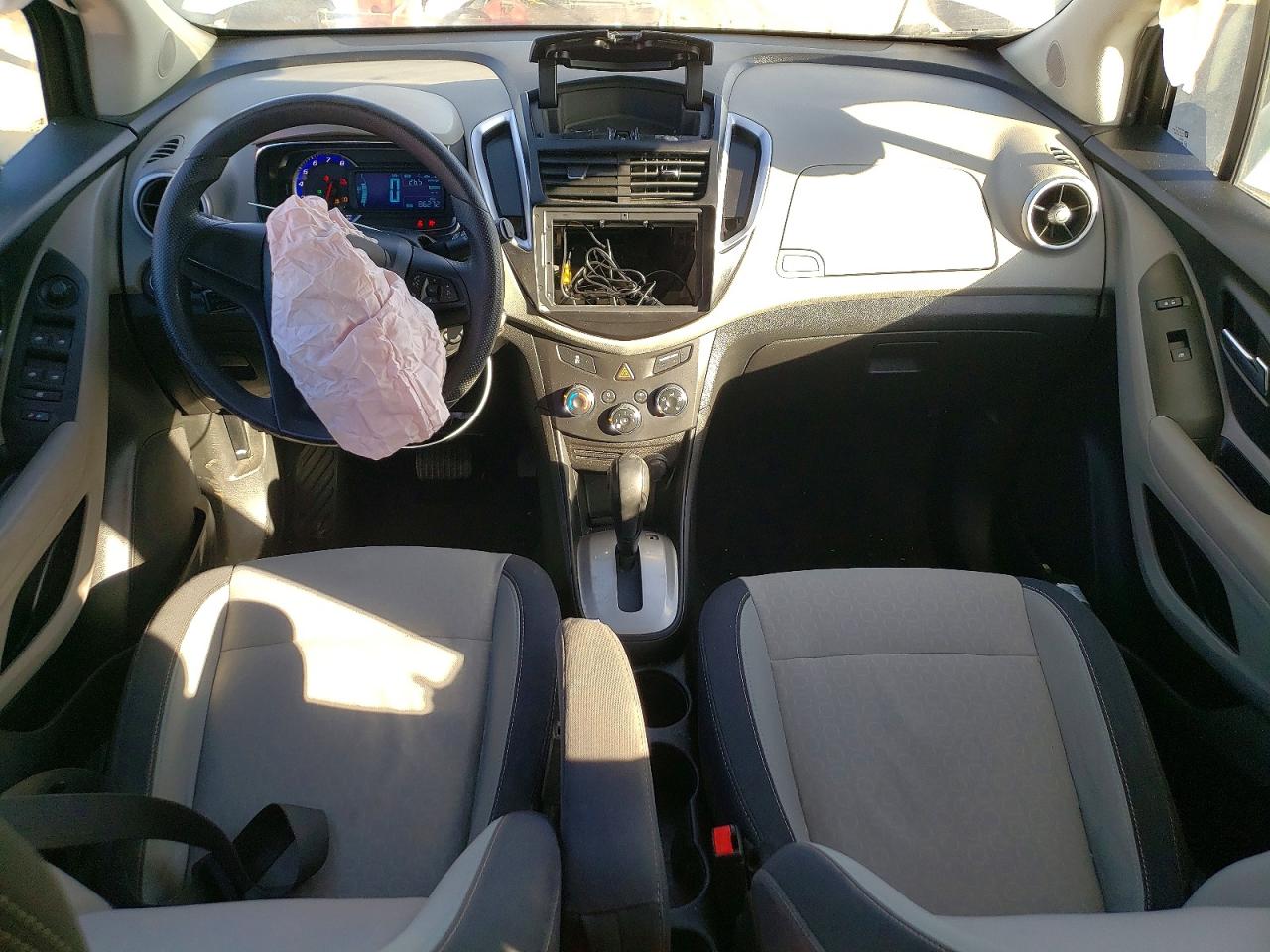 2015 CHEVROLET TRAX LS photo 8