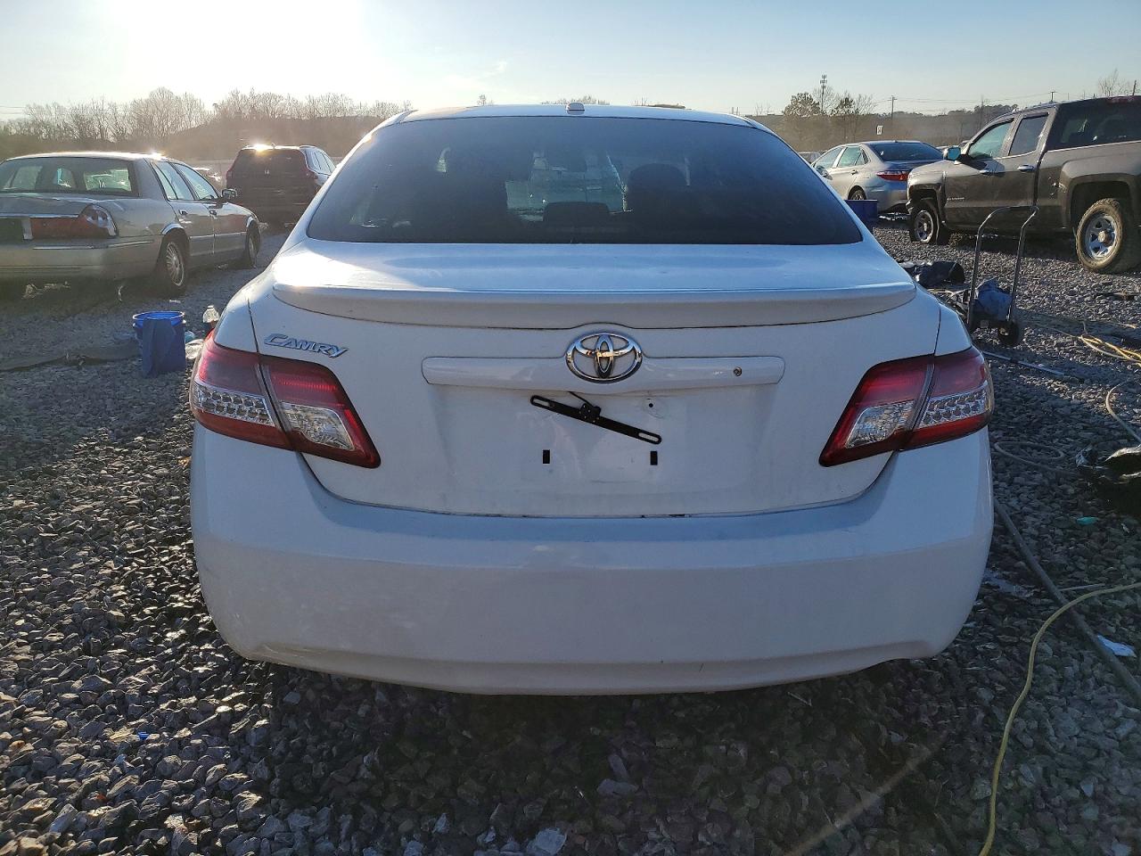 2010 TOYOTA CAMRY BASE photo 6