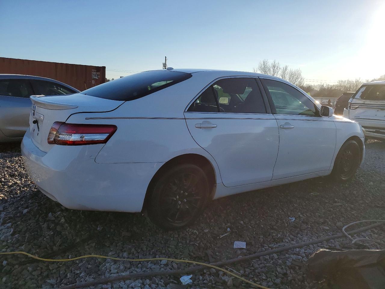 2010 TOYOTA CAMRY BASE photo 3