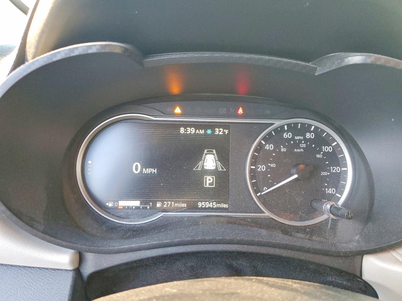 2021 NISSAN VERSA SV photo 9