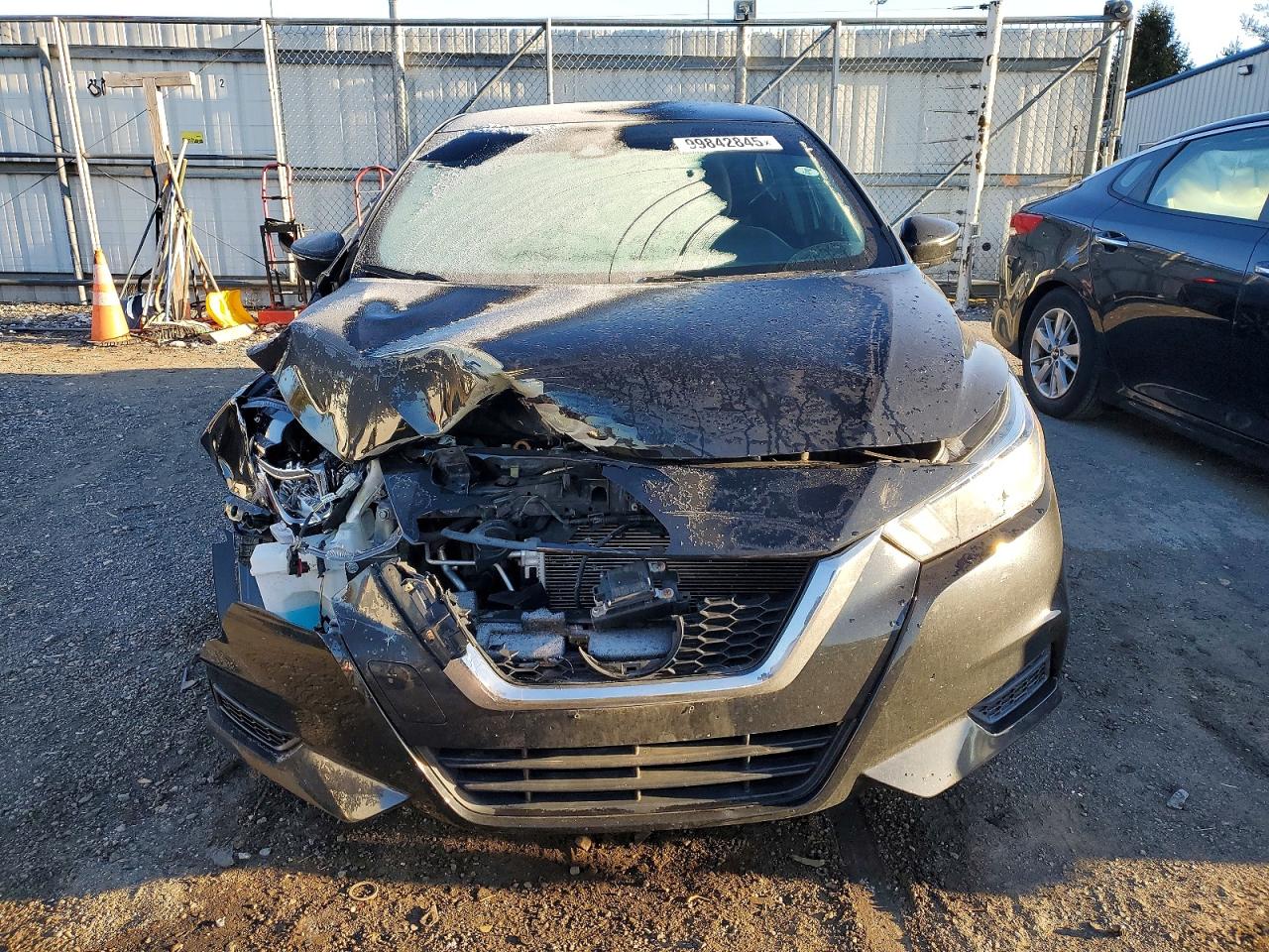 2021 NISSAN VERSA SV photo 5