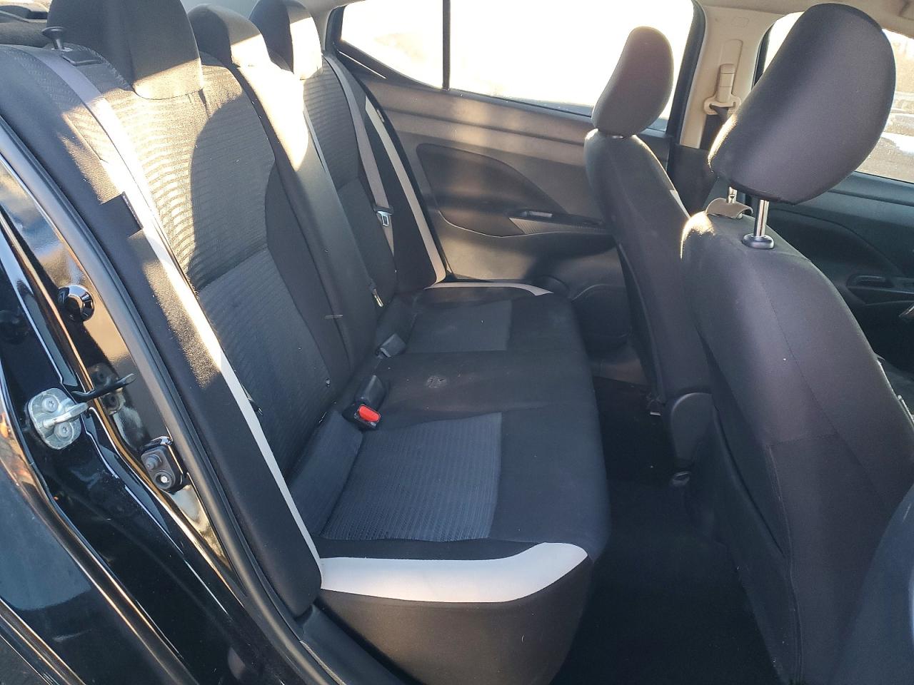 2021 NISSAN VERSA SV photo 10