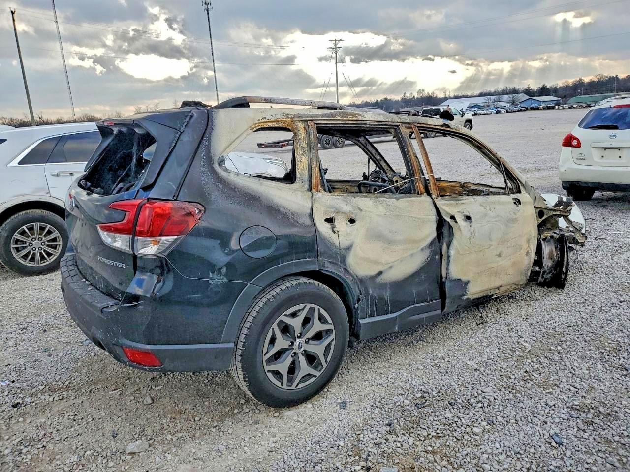 2020 SUBARU FORESTER PREMIUM photo 3
