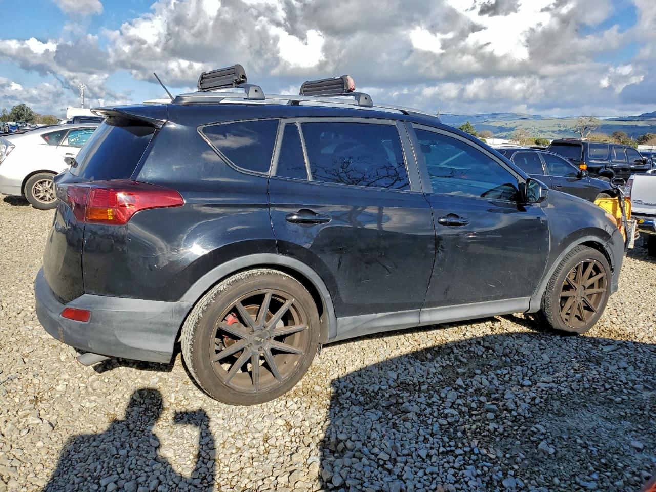 2014 TOYOTA RAV4 LE photo 3