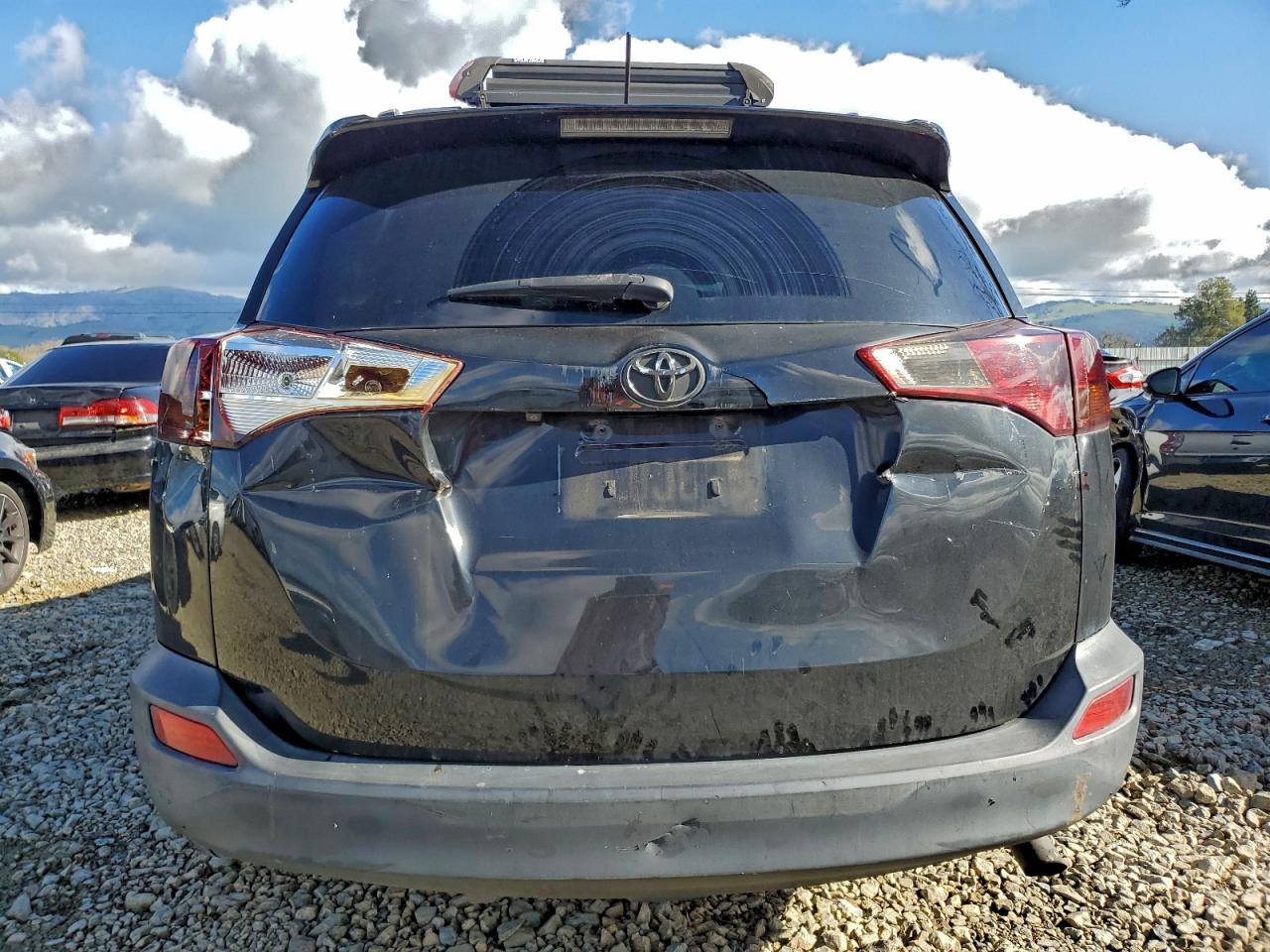 2014 TOYOTA RAV4 LE photo 6