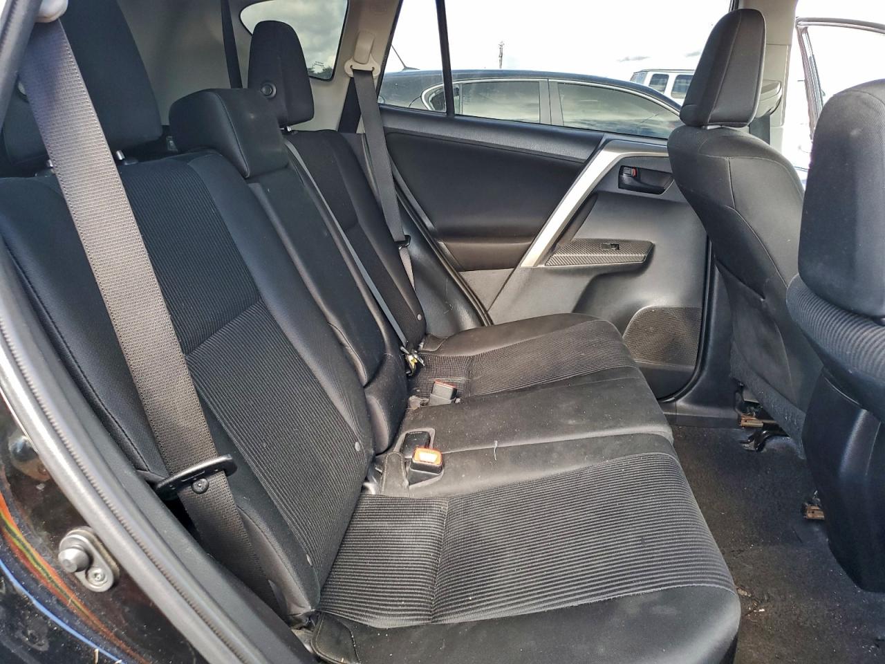 2014 TOYOTA RAV4 LE photo 11