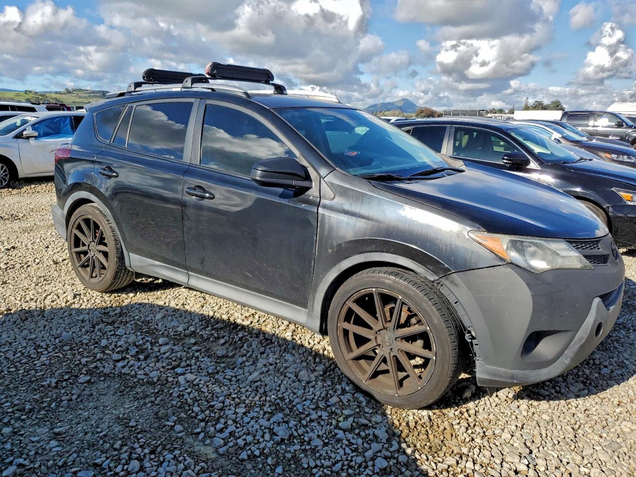 2014 TOYOTA RAV4 LE photo 4