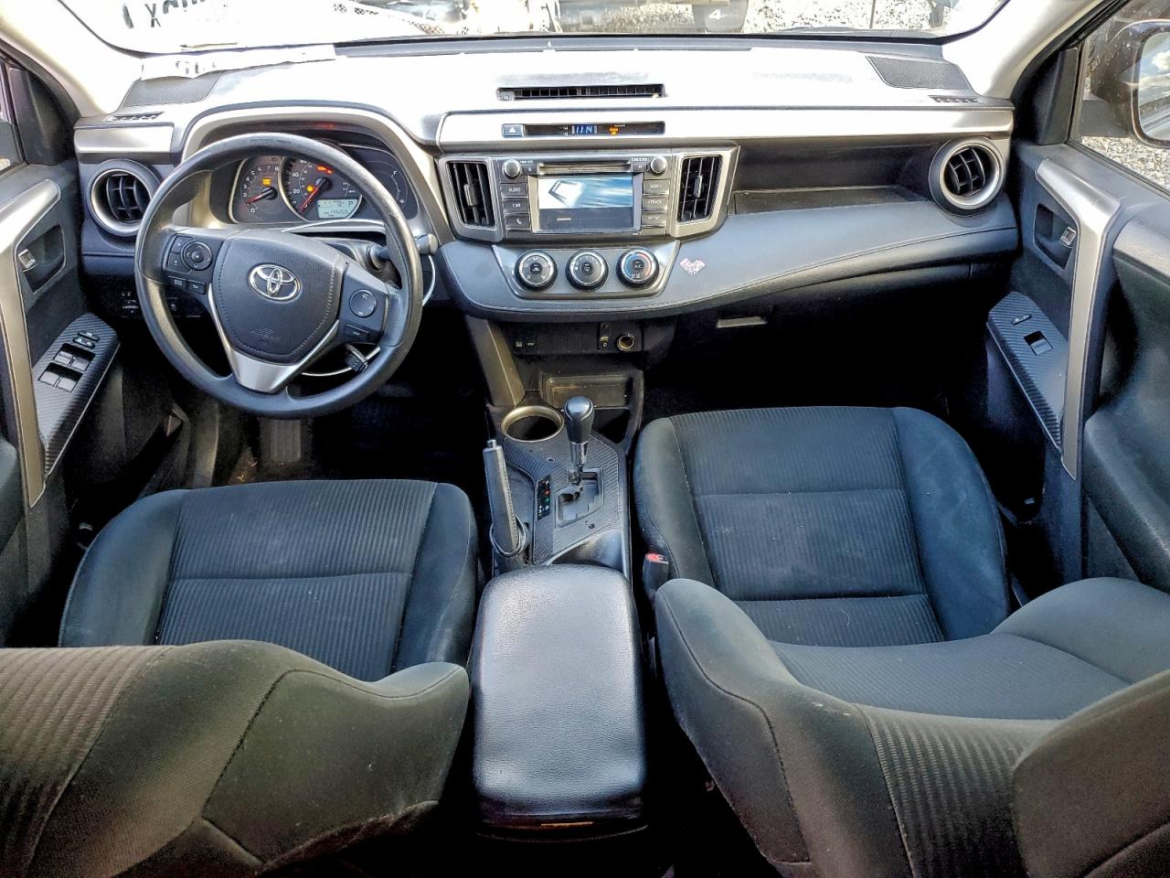 2014 TOYOTA RAV4 LE photo 8