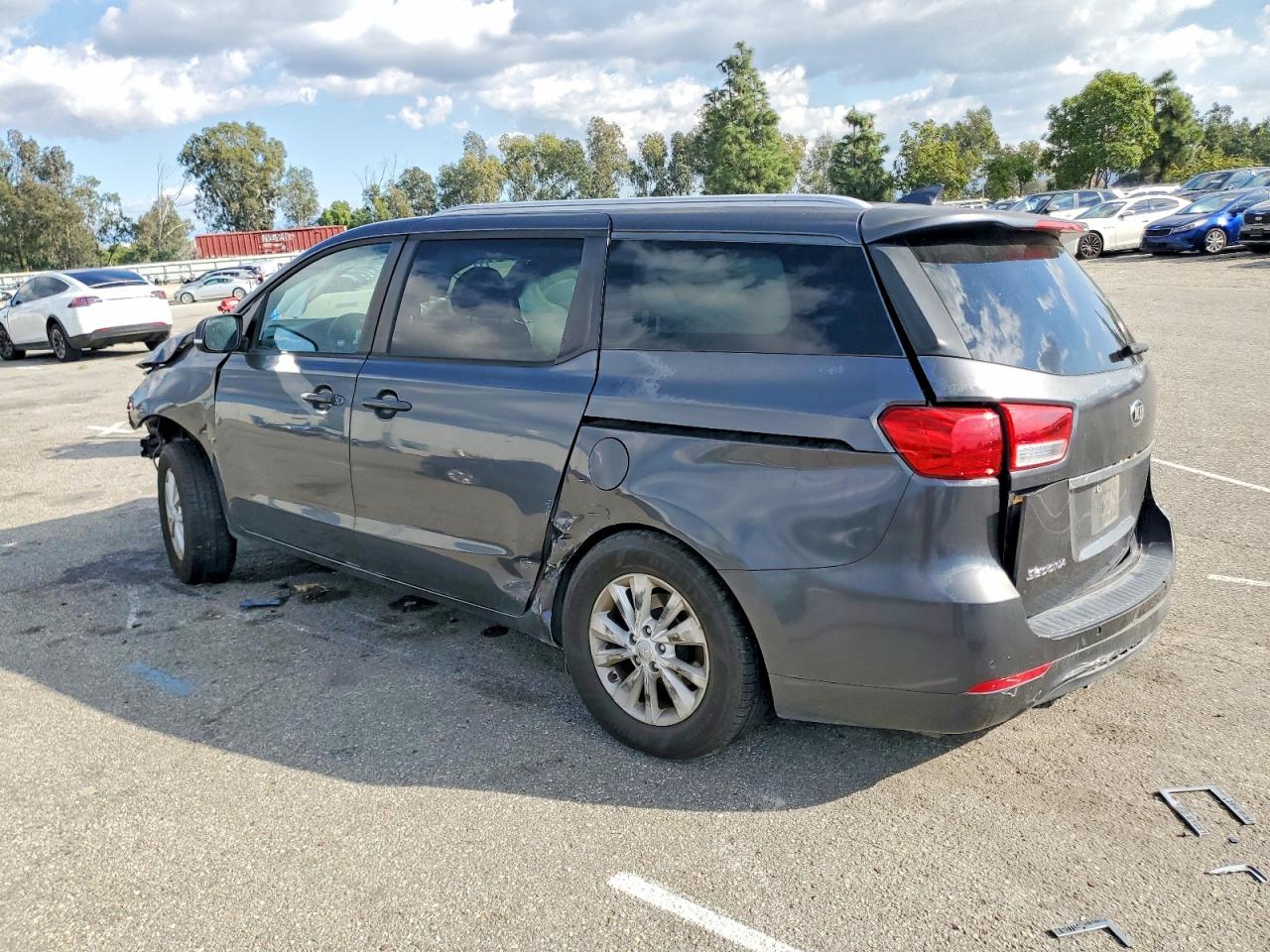 2016 KIA SEDONA LX photo 2