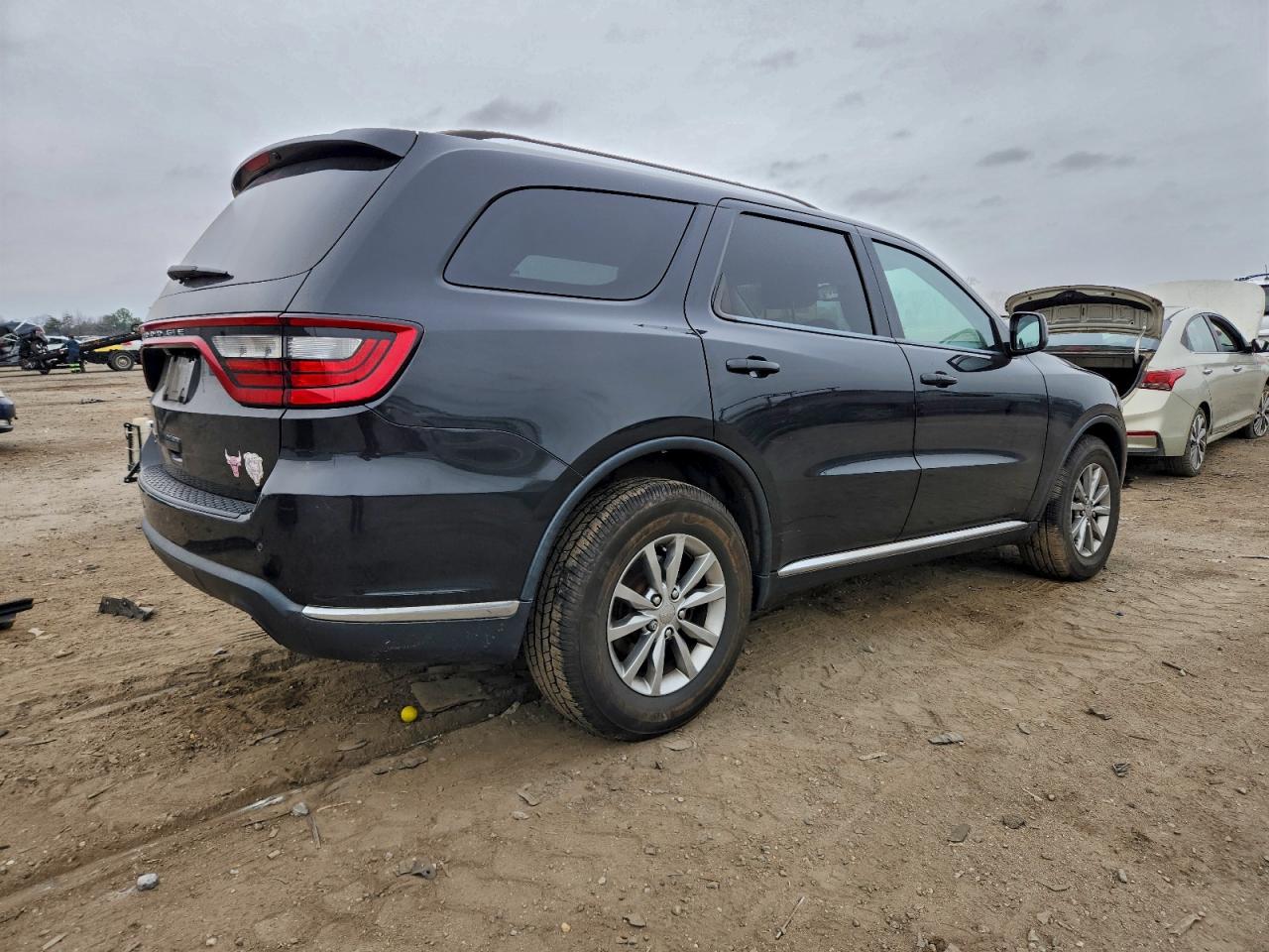 2016 DODGE DURANGO SXT photo 3