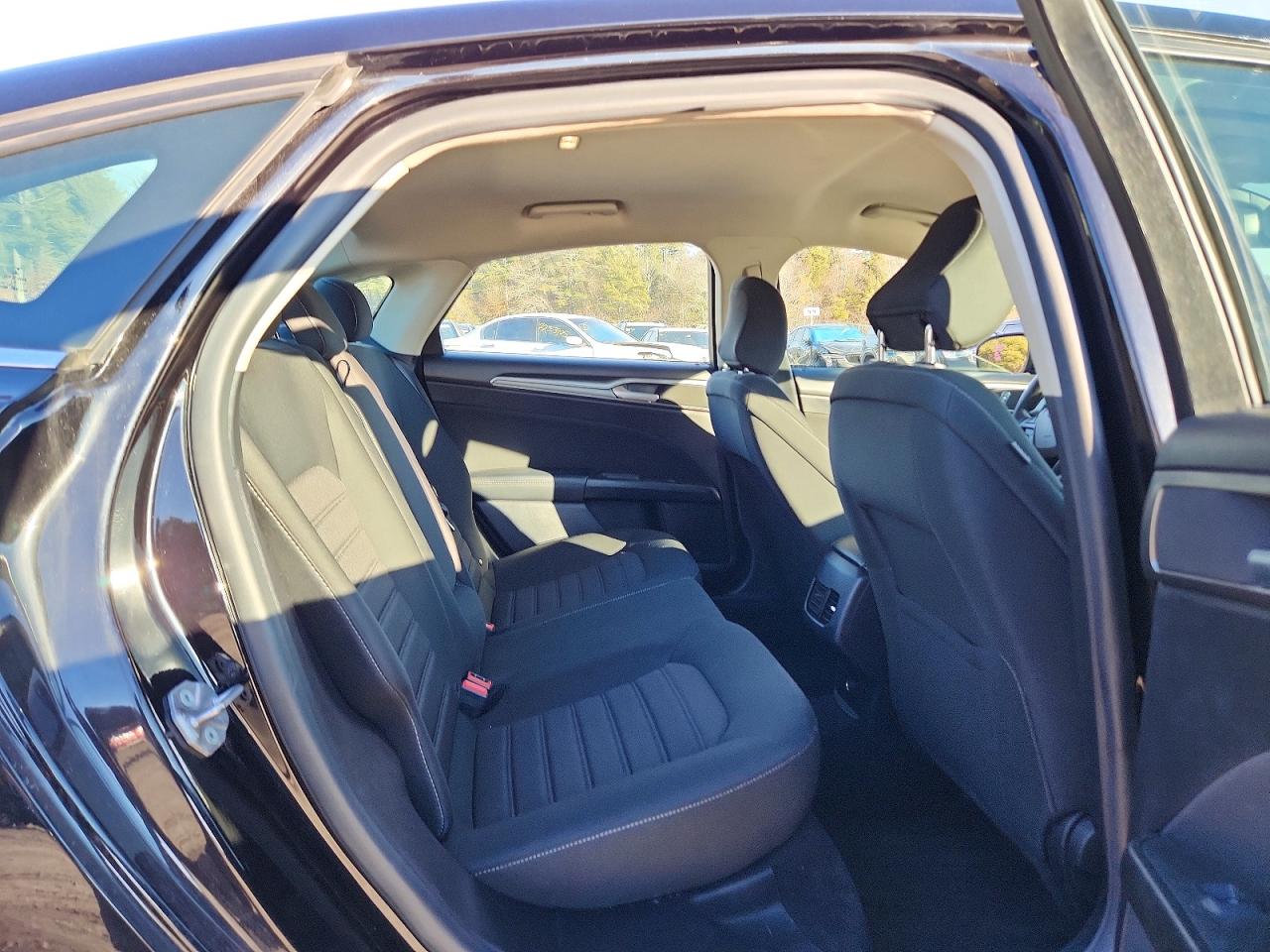 2020 FORD FUSION SE photo 19