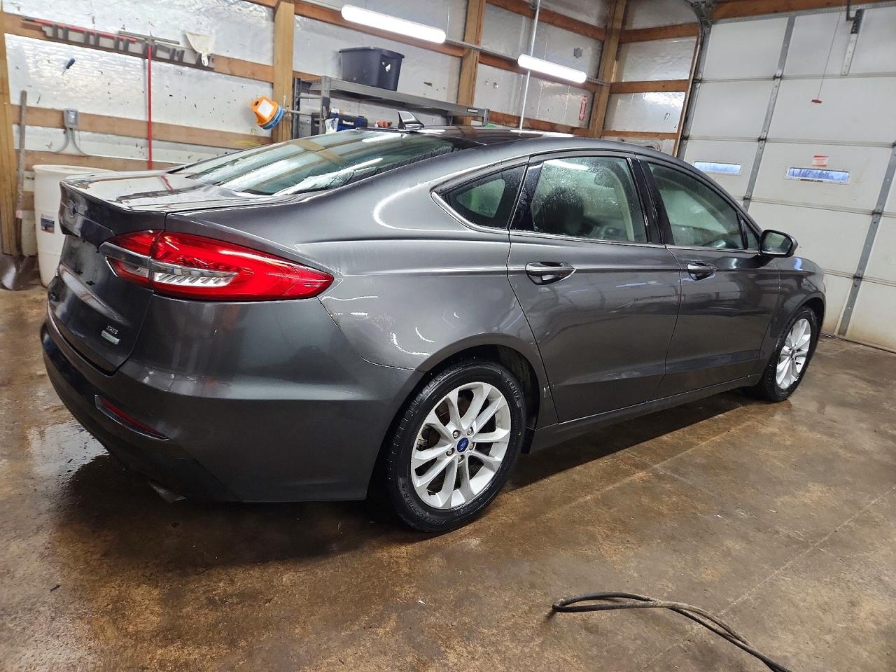 2020 FORD FUSION SE photo 3