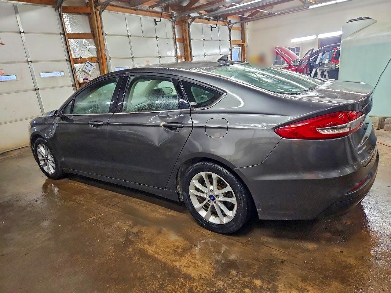 2020 FORD FUSION SE photo 2