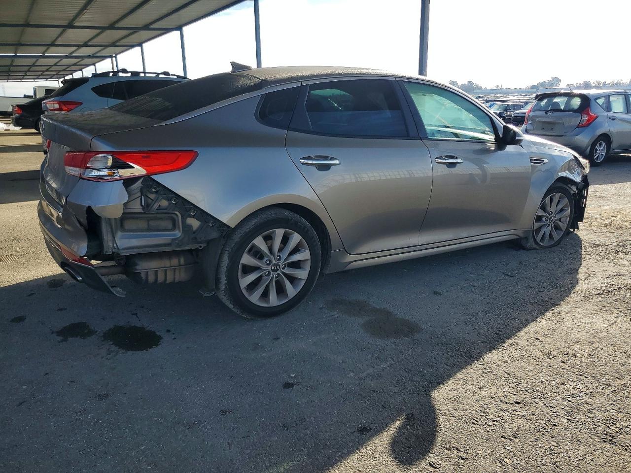 2016 KIA OPTIMA LX photo 3