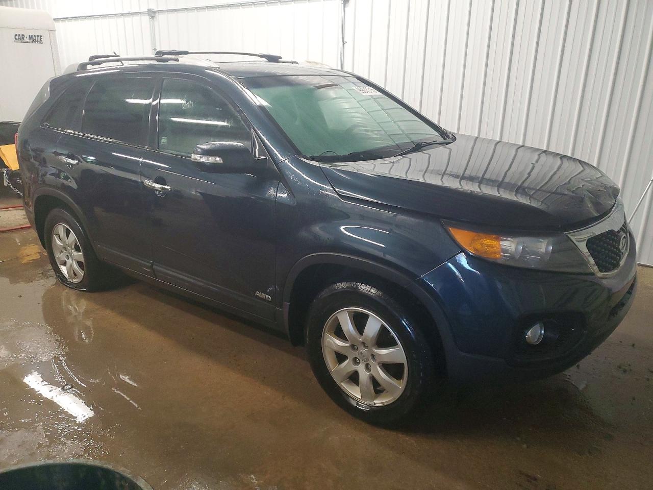 2013 KIA SORENTO LX photo 4