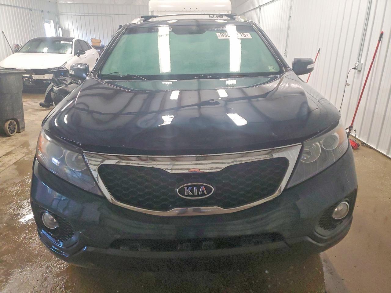 2013 KIA SORENTO LX photo 5