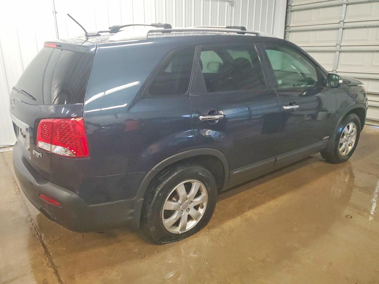 2013 KIA SORENTO LX photo 3