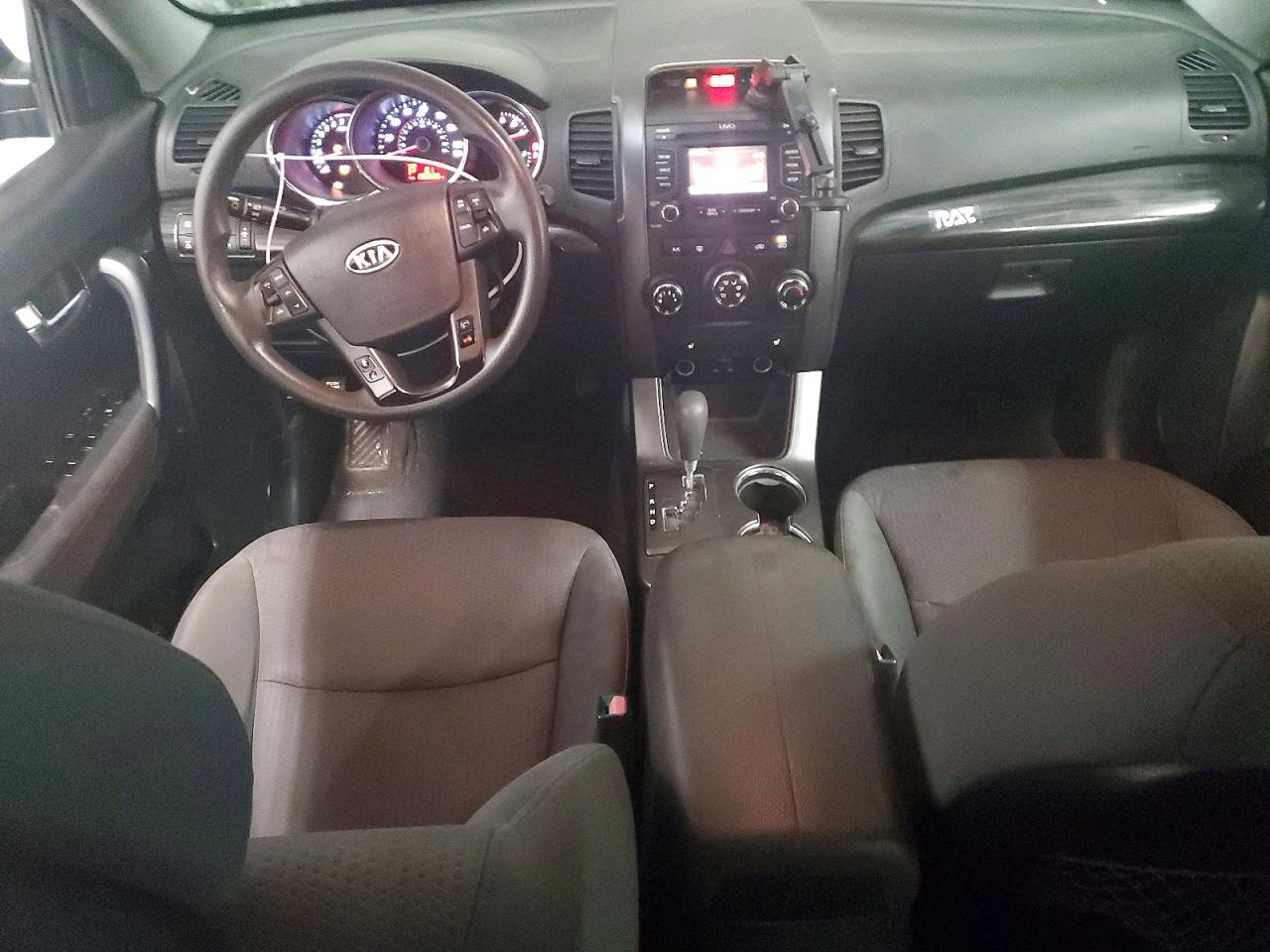 2013 KIA SORENTO LX photo 8