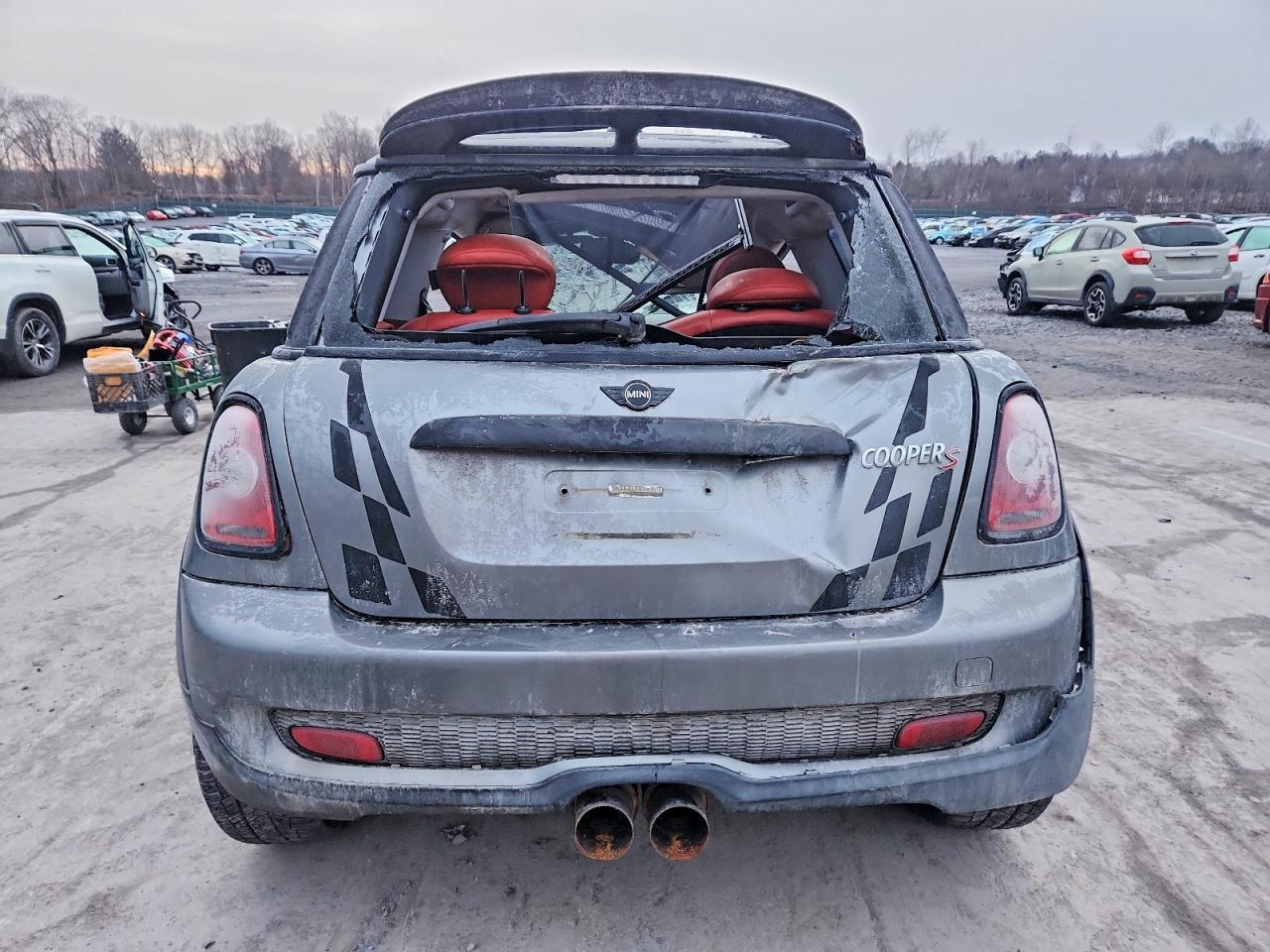 2010 MINI COOPER S photo 6