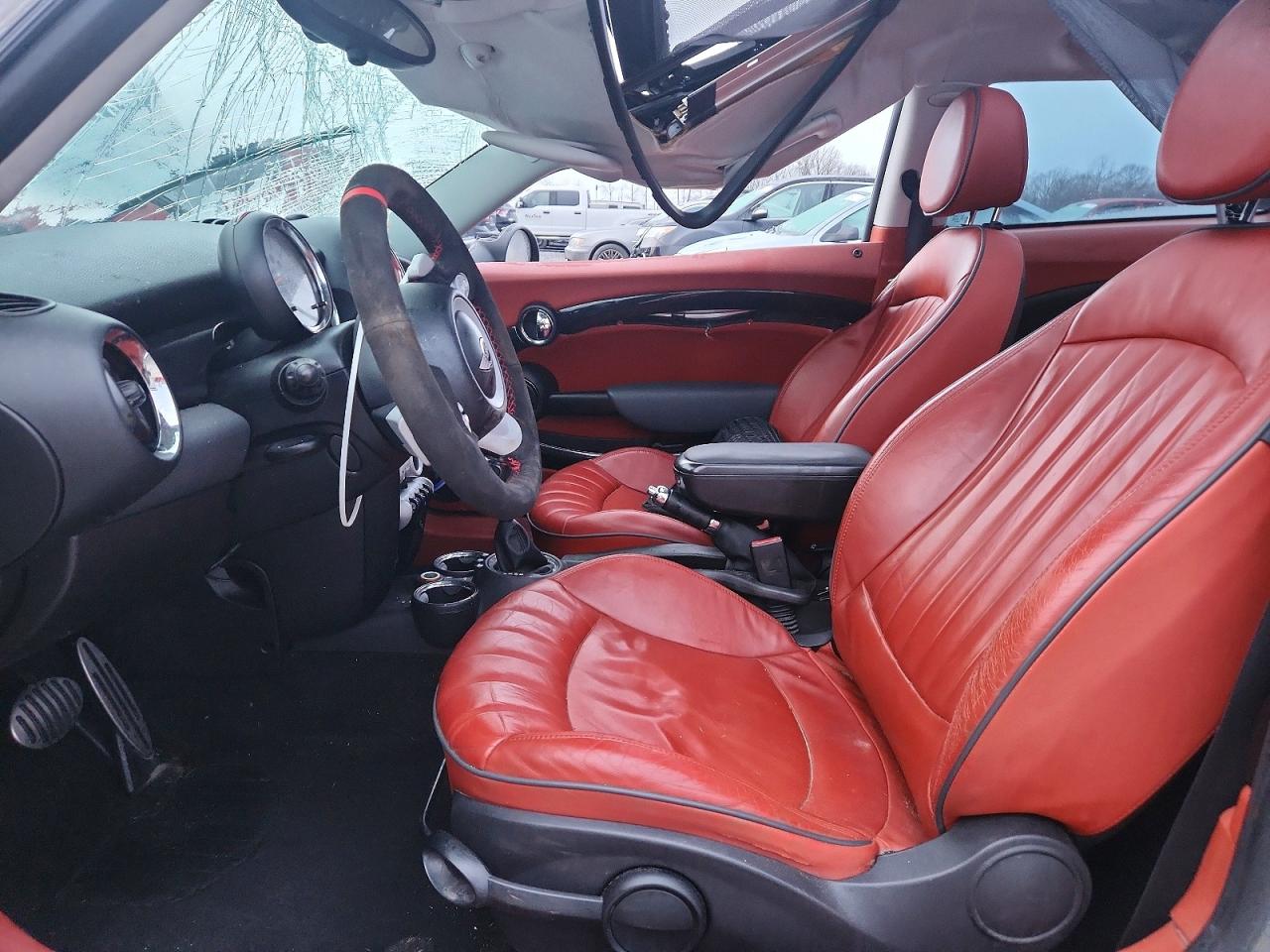 2010 MINI COOPER S photo 7