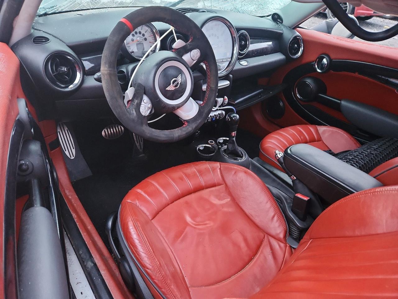 2010 MINI COOPER S photo 8