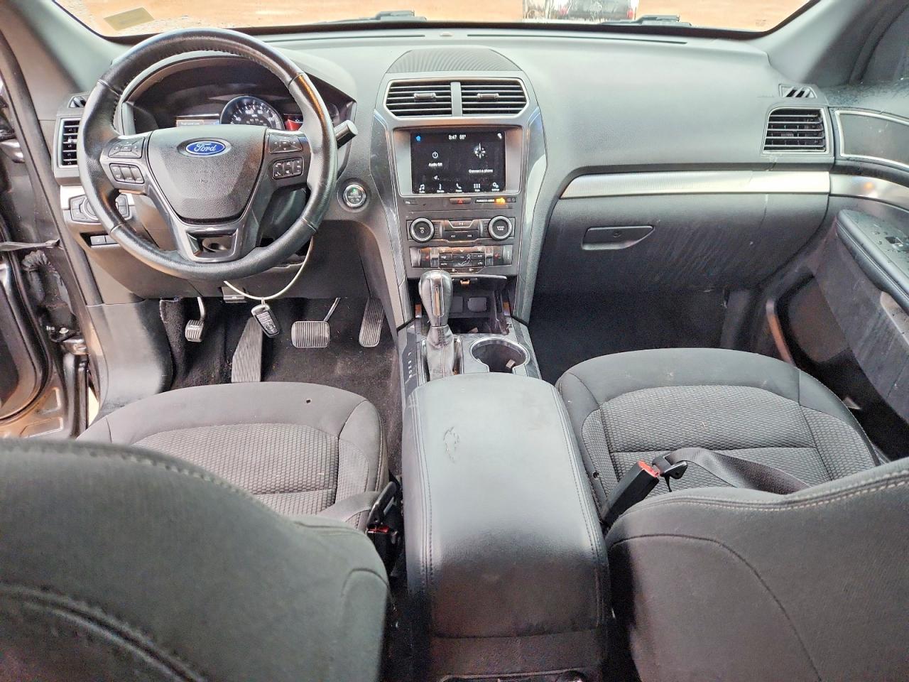 2019 FORD EXPLORER XLT photo 8