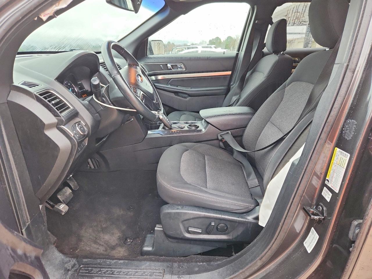 2019 FORD EXPLORER XLT photo 7