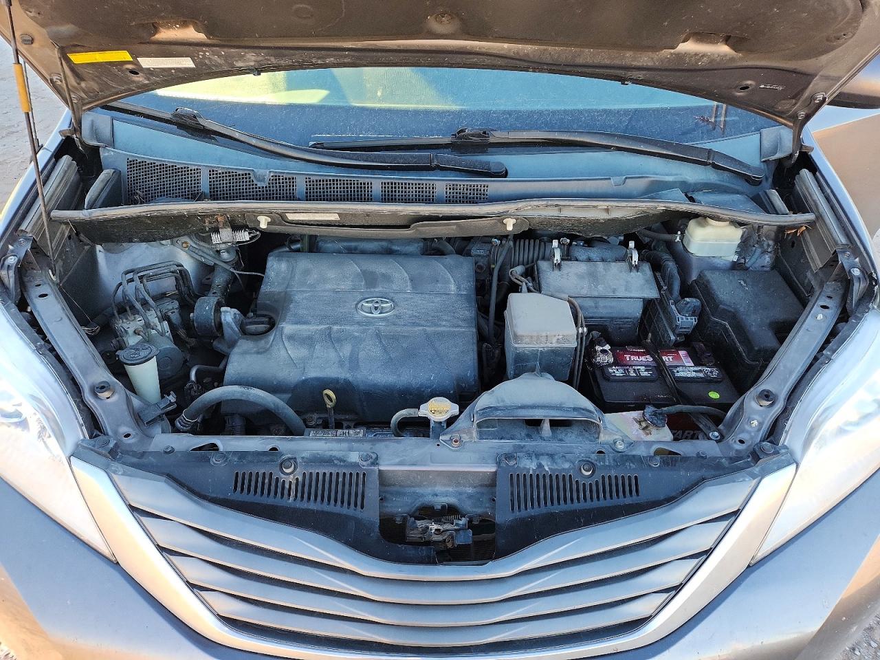 2014 TOYOTA SIENNA XLE 7-PASSENGER photo 12