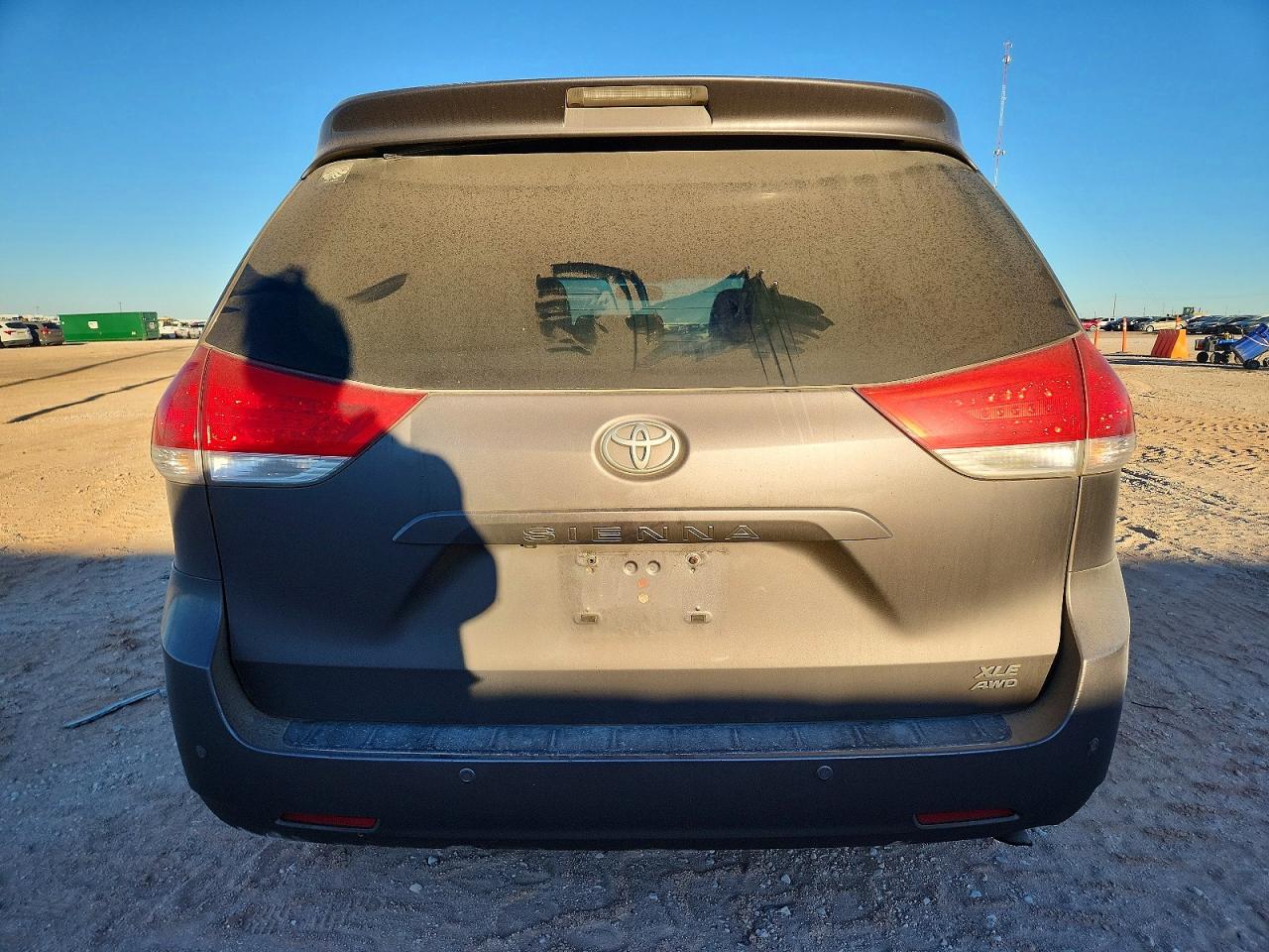 2014 TOYOTA SIENNA XLE 7-PASSENGER photo 6
