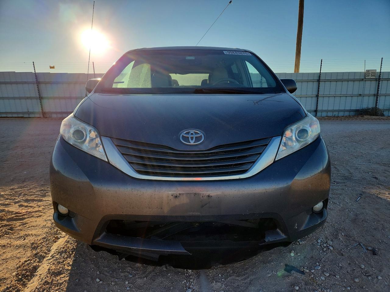 2014 TOYOTA SIENNA XLE 7-PASSENGER photo 5