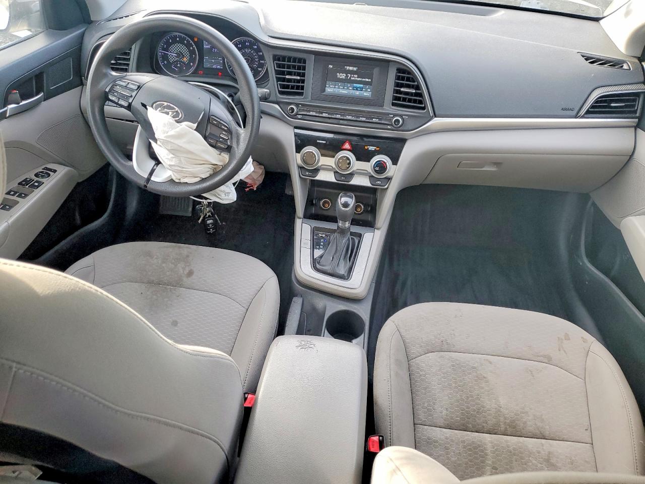 2019 HYUNDAI ELANTRA SE photo 8