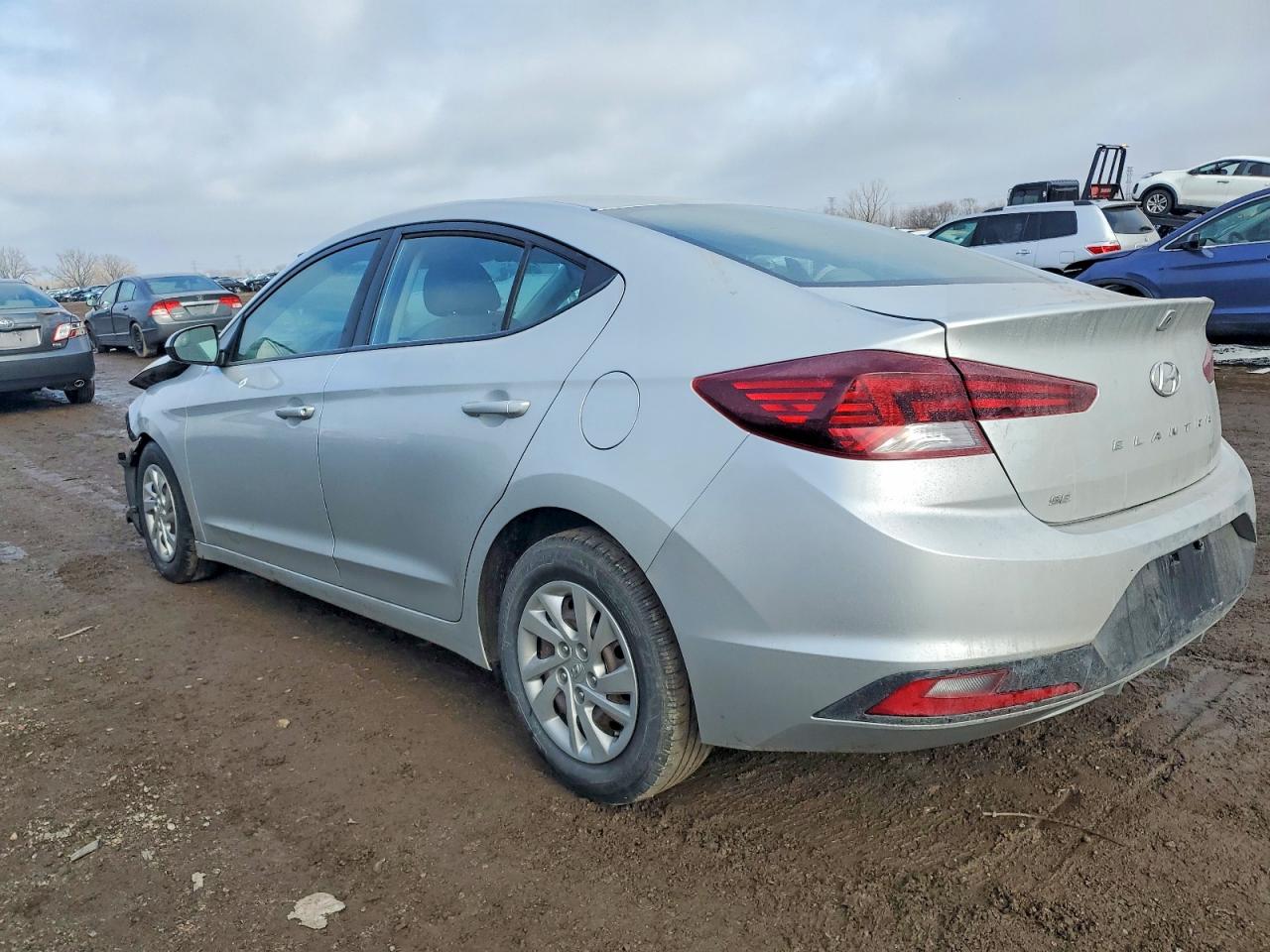 2019 HYUNDAI ELANTRA SE photo 2