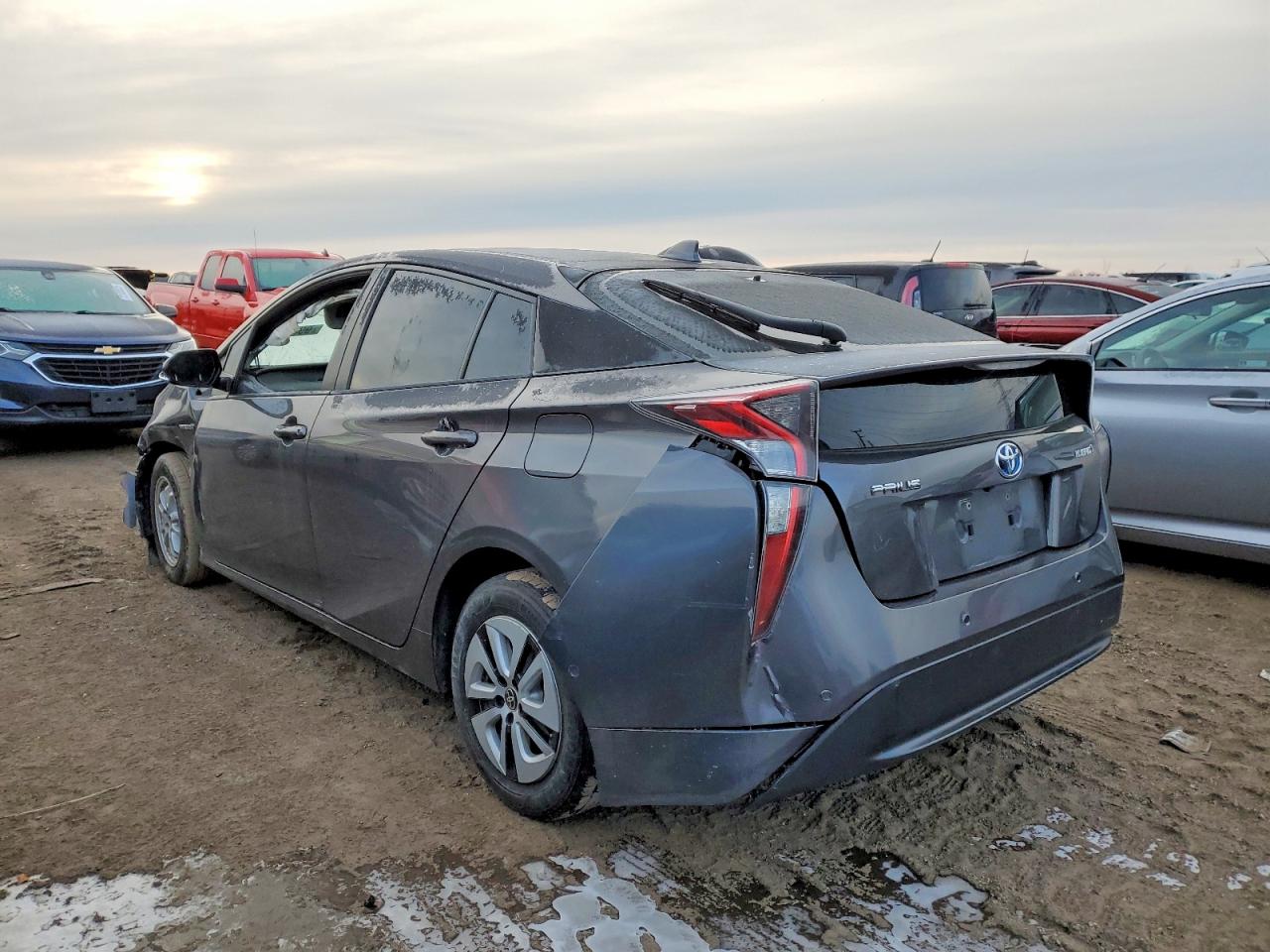 2018 TOYOTA PRIUS photo 2