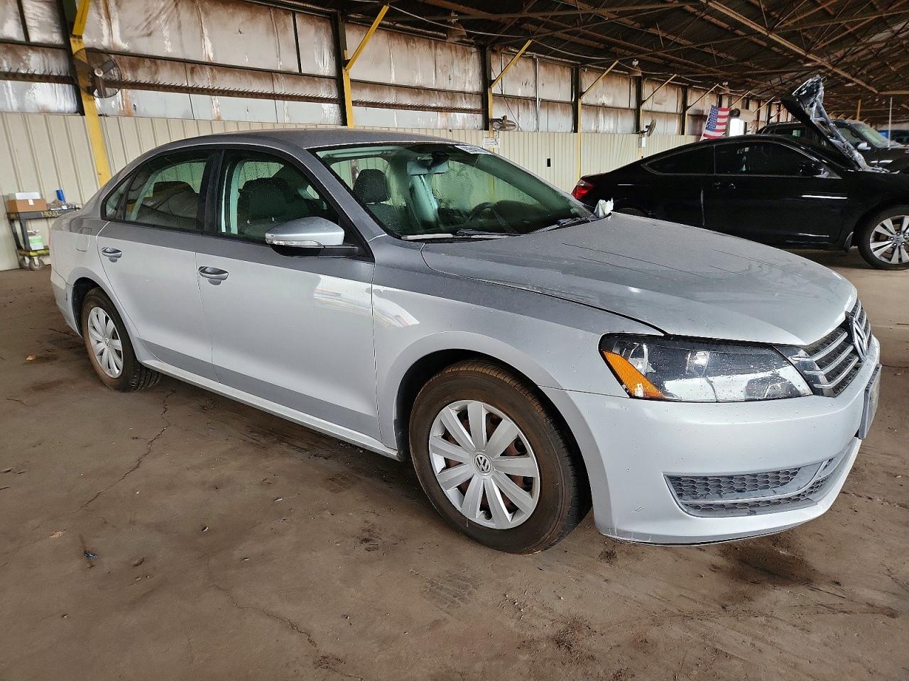 2012 VOLKSWAGEN PASSAT S photo 4