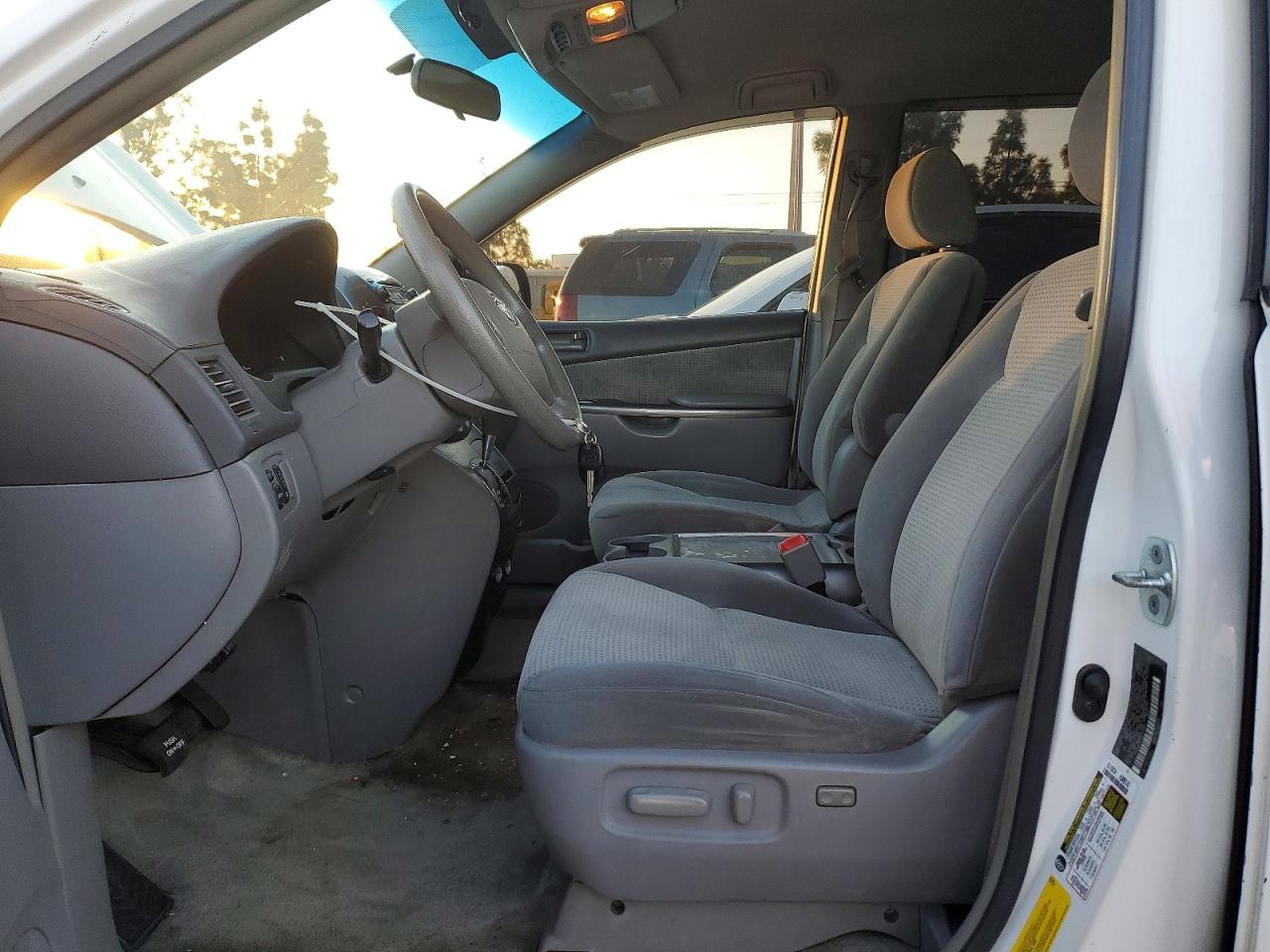 2008 TOYOTA SIENNA LE 8-PASSENGER photo 7
