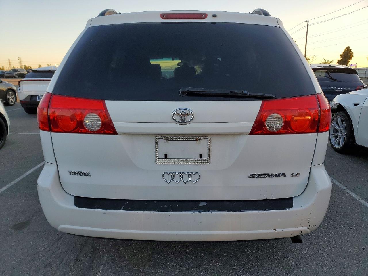 2008 TOYOTA SIENNA LE 8-PASSENGER photo 6