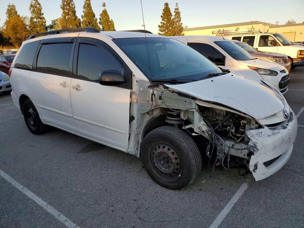 2008 TOYOTA SIENNA LE 8-PASSENGER photo 4