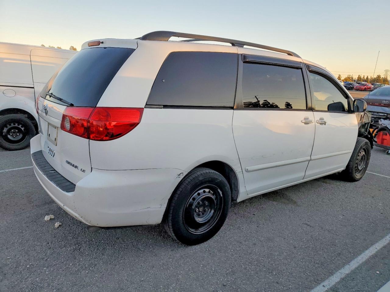 2008 TOYOTA SIENNA LE 8-PASSENGER photo 3