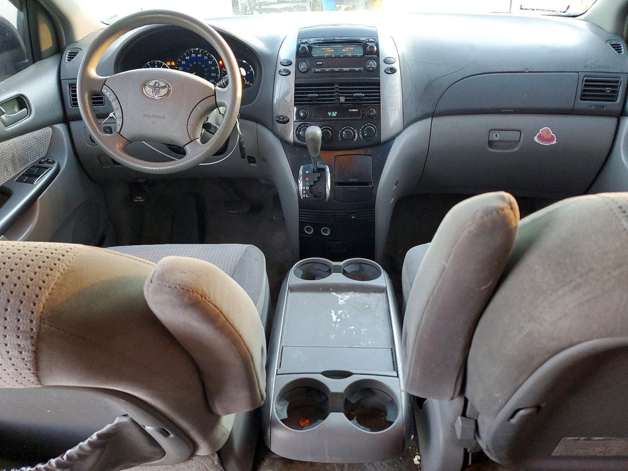 2008 TOYOTA SIENNA LE 8-PASSENGER photo 8