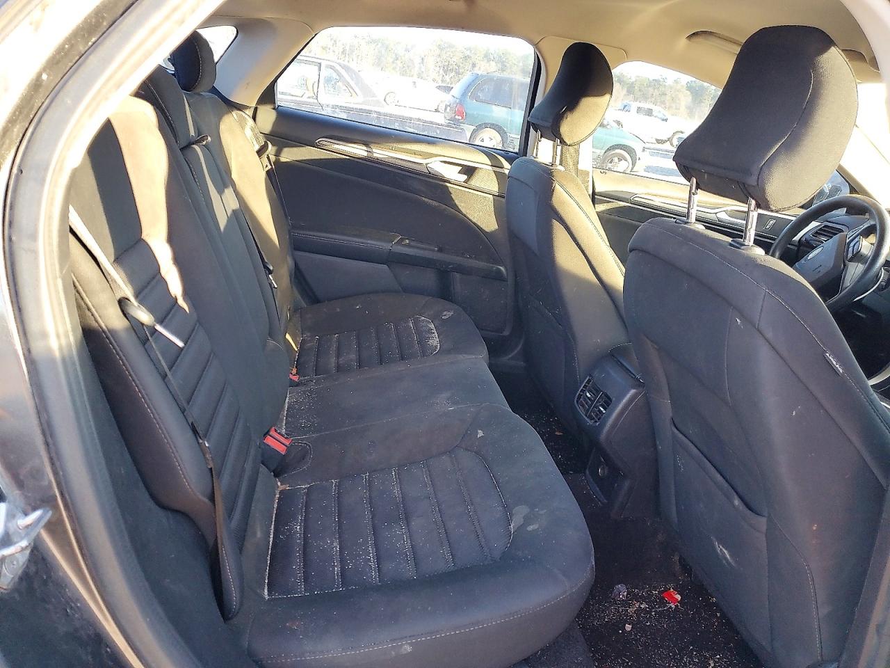 2017 FORD FUSION SE photo 19