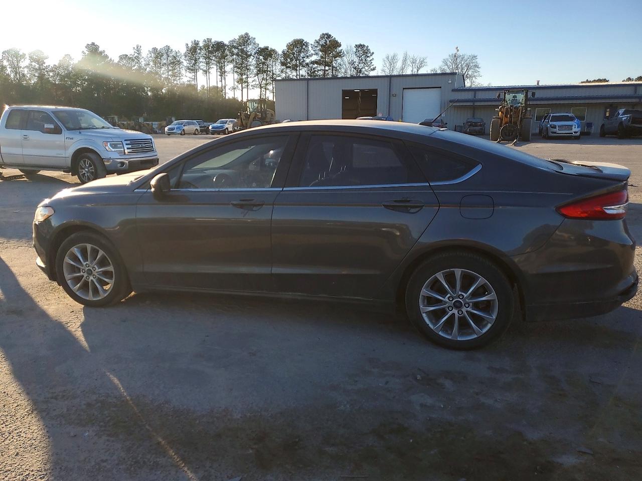 2017 FORD FUSION SE photo 3