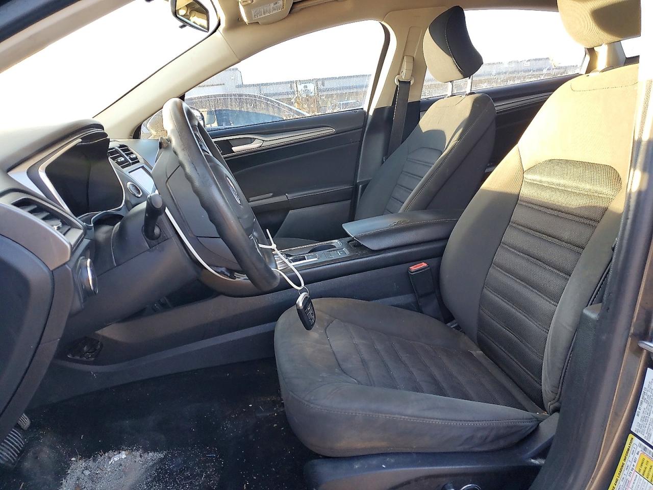 2017 FORD FUSION SE photo 13