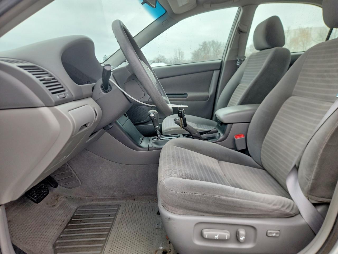 2005 TOYOTA CAMRY LE photo 7
