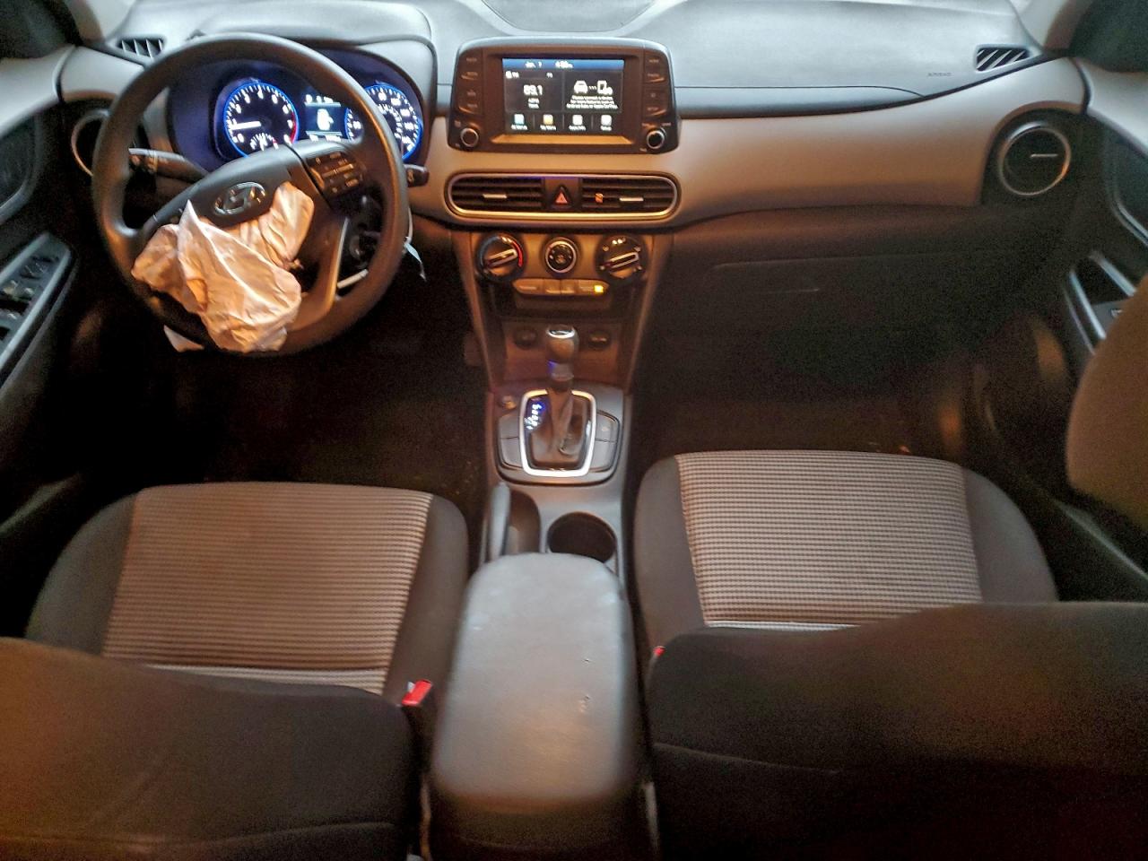 2020 HYUNDAI KONA SE photo 8