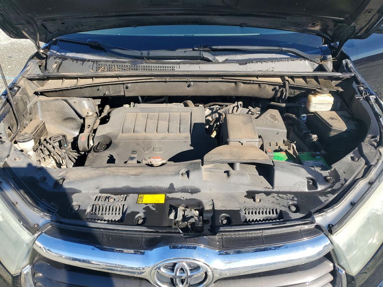 2016 TOYOTA HIGHLANDER XLE photo 12