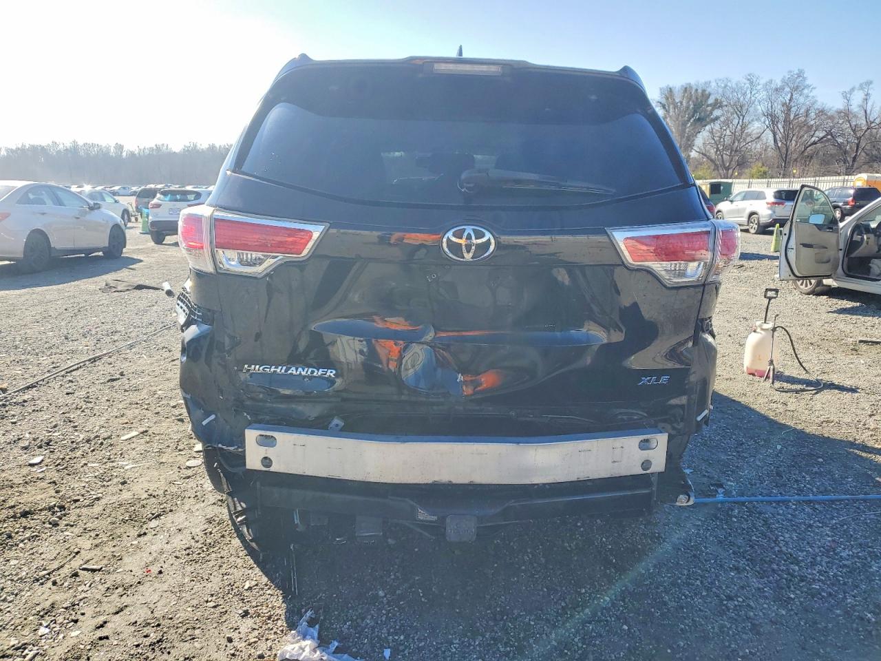 2016 TOYOTA HIGHLANDER XLE photo 6