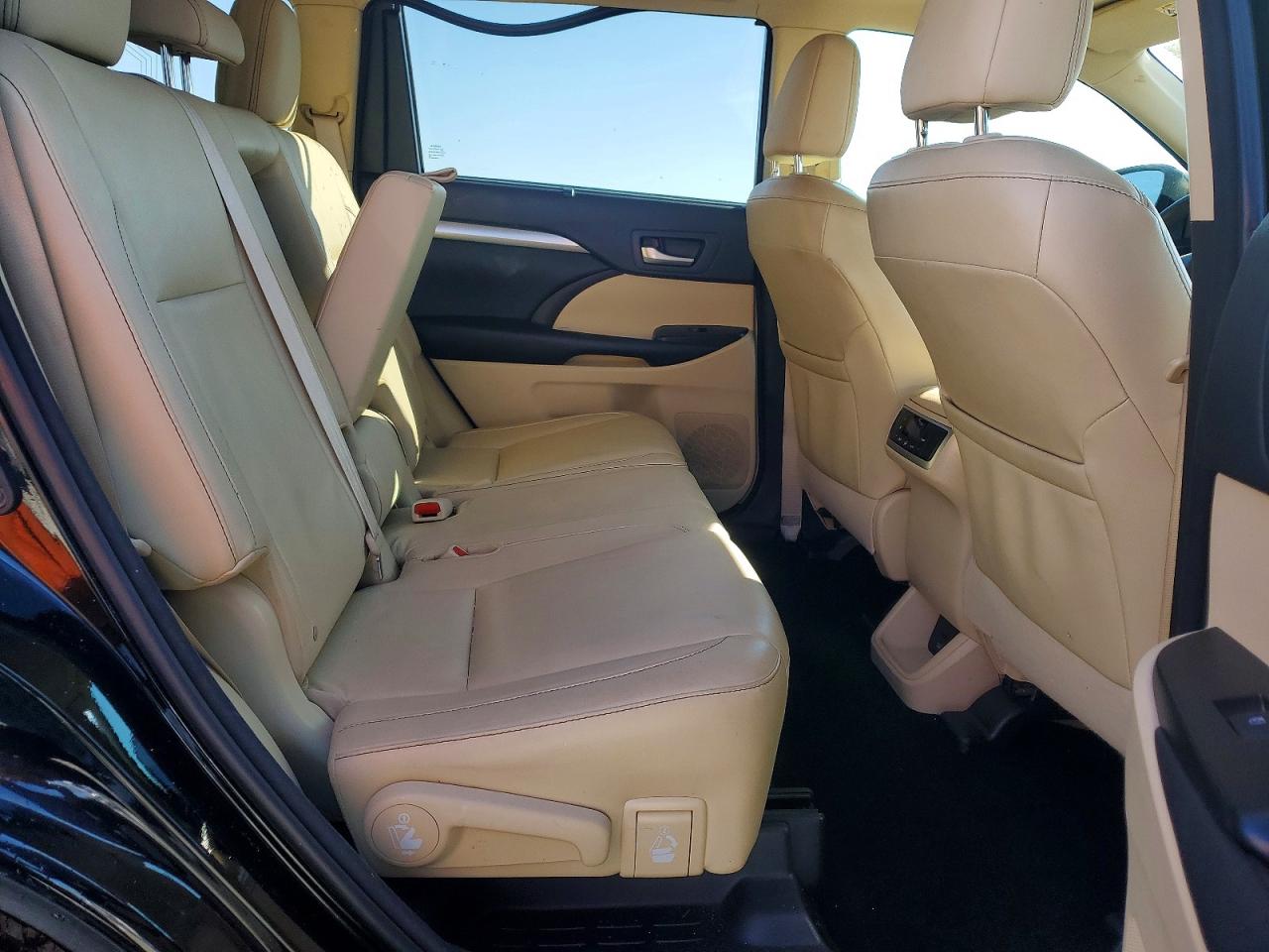 2016 TOYOTA HIGHLANDER XLE photo 11
