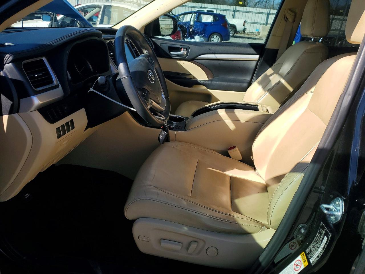 2016 TOYOTA HIGHLANDER XLE photo 7